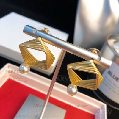 AAA Replica Celine Geometric Earrings With Pearl